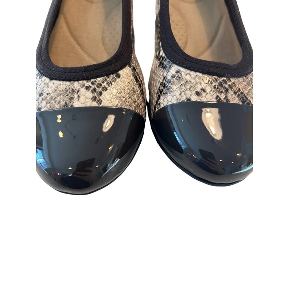 Clarks Women's Sara Orchid Ballet Flat - Stylish and Comfortable, Size 5.5W - Picture 10 of 10